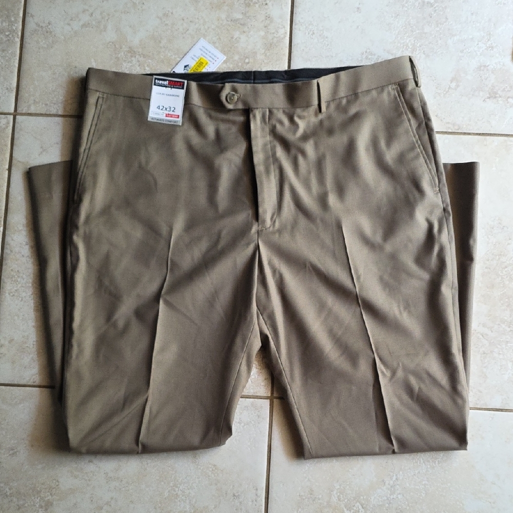 Roundtree & Yorke Men's Khaki Chinos